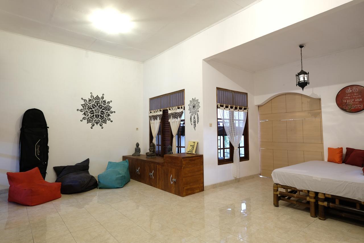 بيت شباب Wood Stone يوغياكارتا المظهر الخارجي الصورة