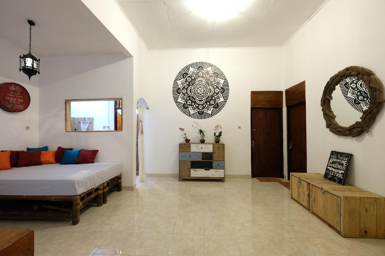 بيت شباب Wood Stone يوغياكارتا المظهر الخارجي الصورة