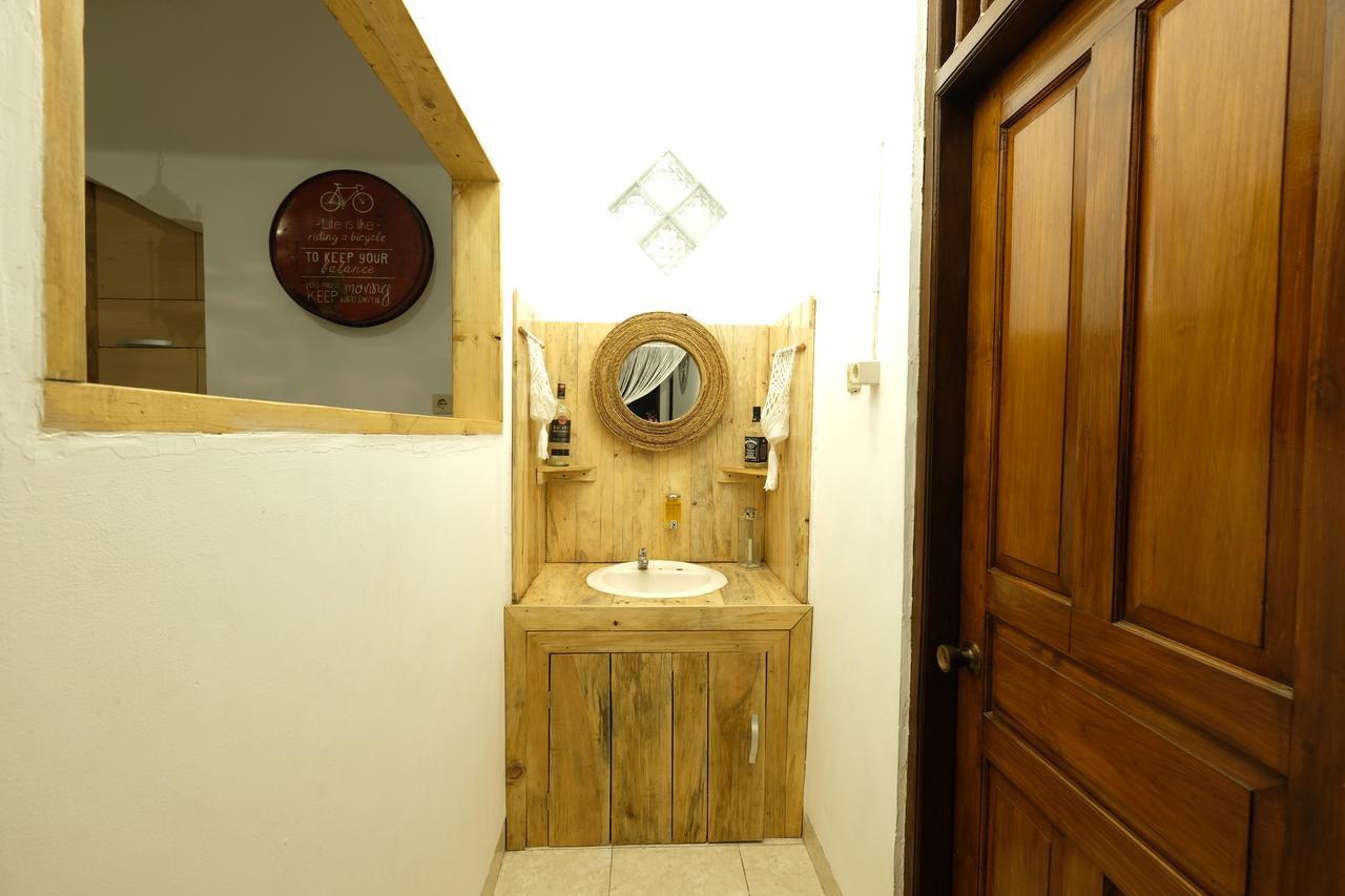 بيت شباب Wood Stone يوغياكارتا المظهر الخارجي الصورة