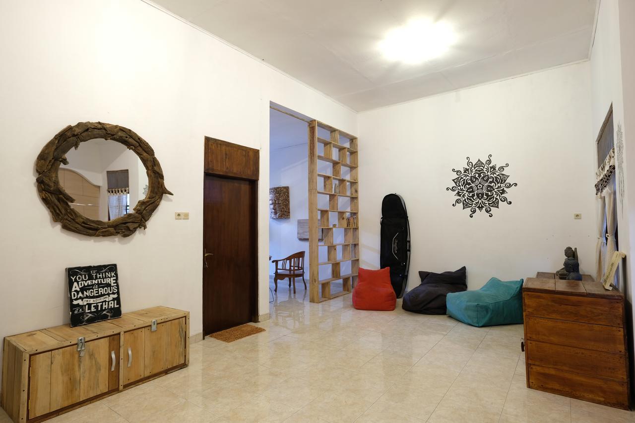 بيت شباب Wood Stone يوغياكارتا المظهر الخارجي الصورة